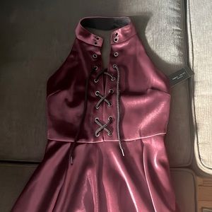 ROMEO AND JULIET COUTURE cocktail dress. Knee length.  Perfect for the holidays